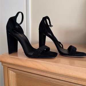 Pelle Moda Black Gabi Heels Size 7